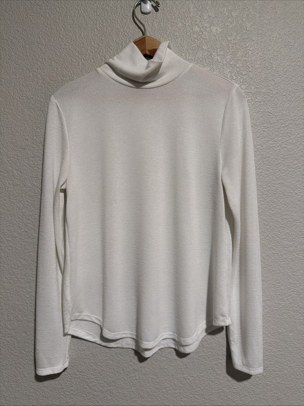 Banana Republic Luxespun Turtleneck Top Preppy Classic Luxury Academia Layer M